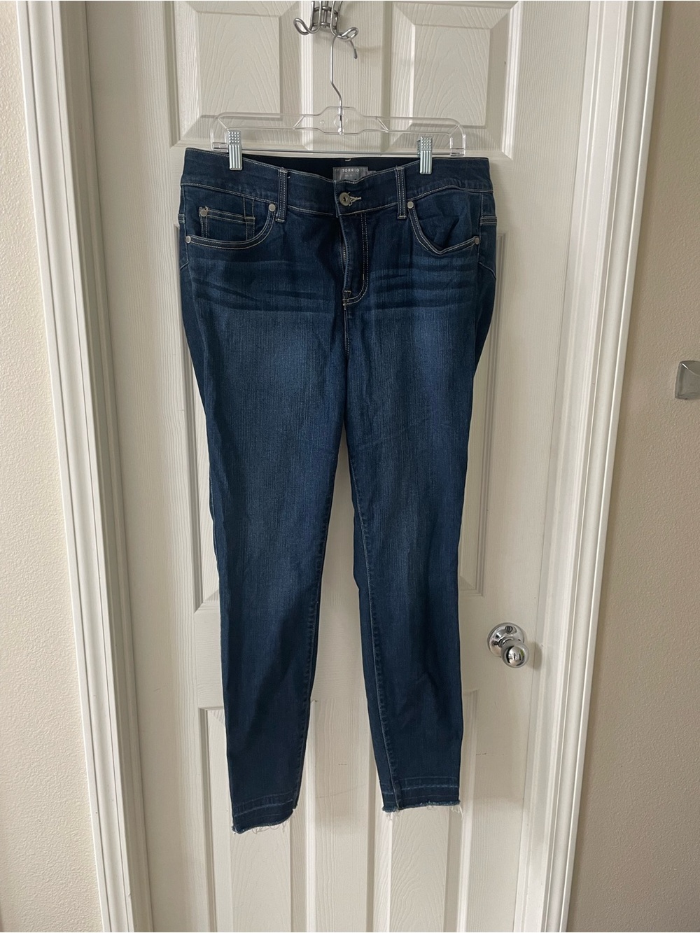 Torrid BOMBSHELL 💣 skinny jeans 16 Tall